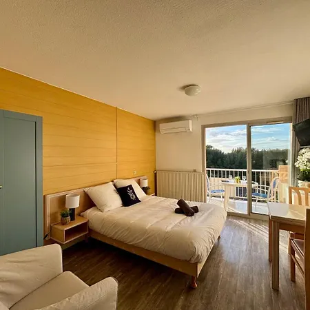 Bulle De Thau, Piscine Et Pinede * Balaruc-les-Bains