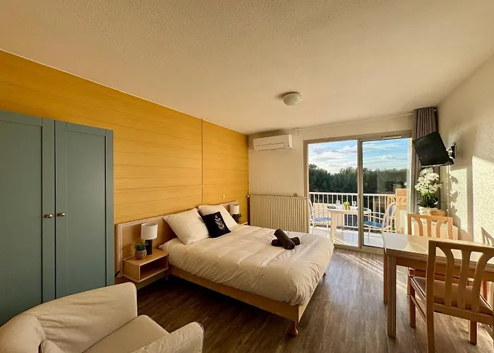 Bulle De Thau, Piscine Et Pinede * Balaruc-les-Bains