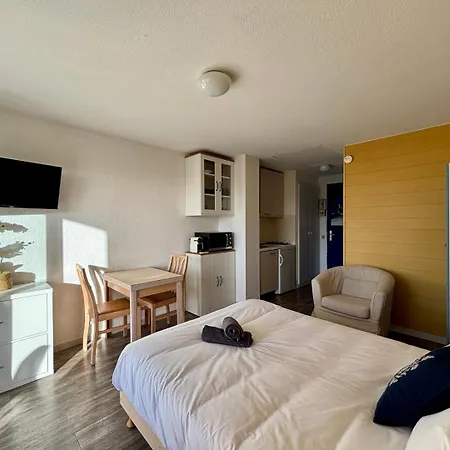 Bulle De Thau, Piscine Et Pinede بيت للعطل بالاروك ليه بان