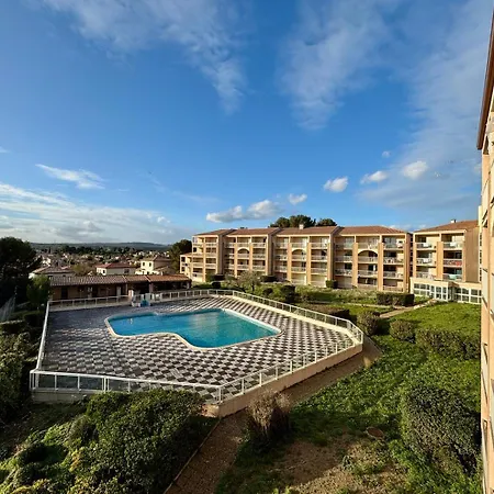Bulle De Thau, Piscine Et Pinede Balaruc-les-Bains